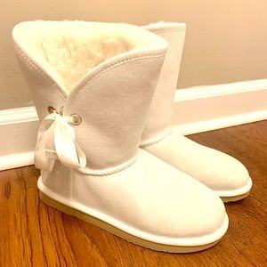 Australia Luxe Ivory Sherling Wedding Boots Size 9